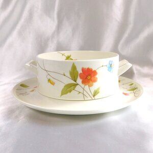 Mikasa Just Flowers Gravy Boat and Underplate # 25733